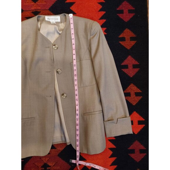 Jones New York Women's Beige Collarless 3 Button Wool Blazer. Size 10 - Picture 13 of 14